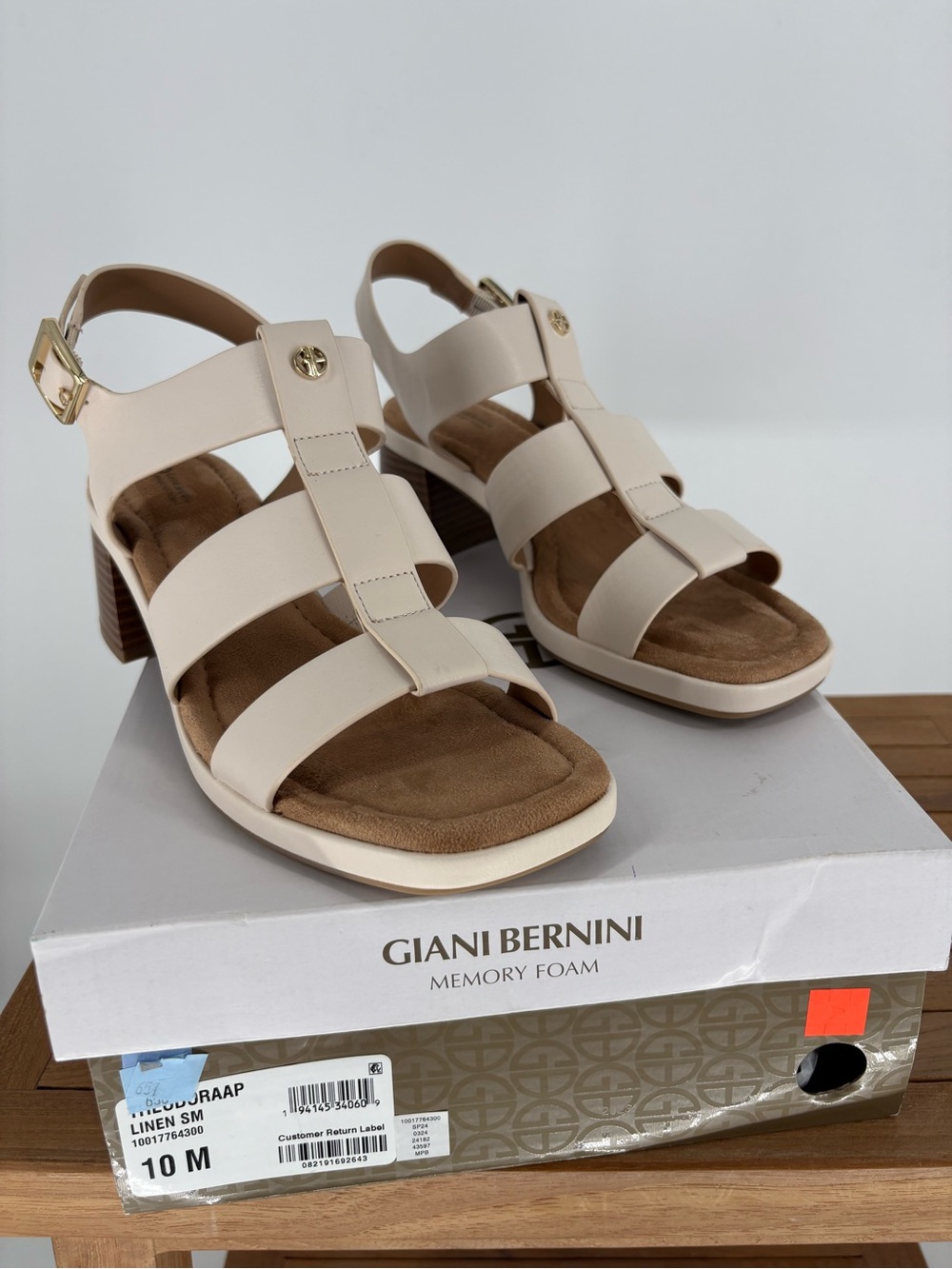 New Giani Bernini Linen T-Strap Memory Foam Sandals - Women's 10M